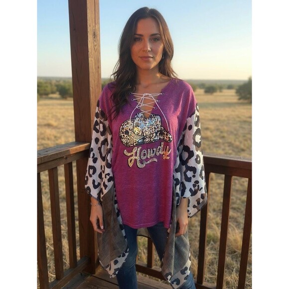 Upcycled handmade Western Tee with leopard print sleeves - One Size boho poncho - Picture 3 of 3